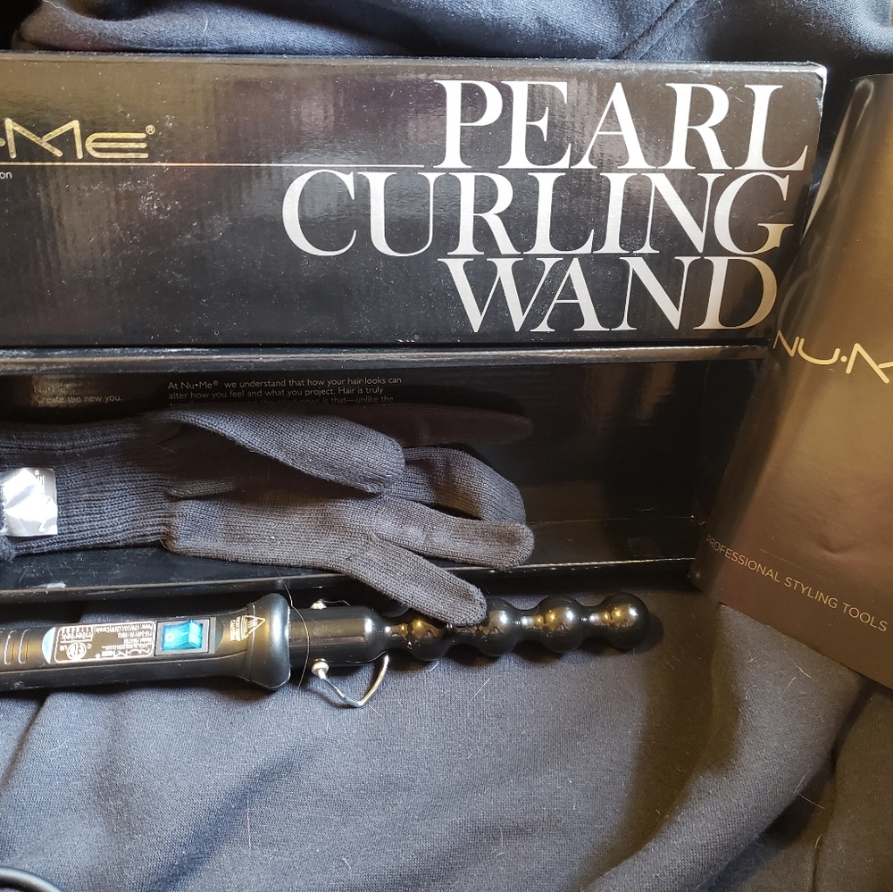 Numi pearl curling wand with box and heat glove